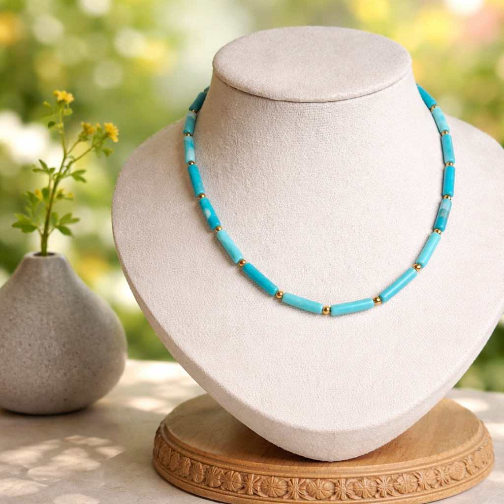 Collier Elsa – Howlite Teintée & Acier Inoxydable, Lithothérapie
