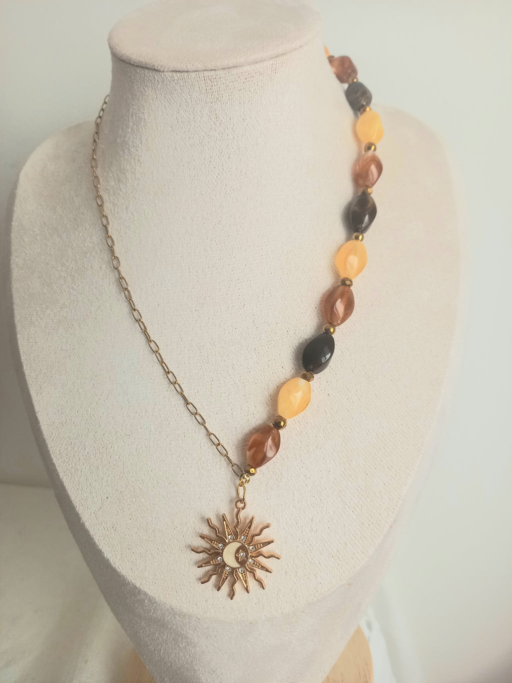 Collier acier inoxydable et tendance hanna