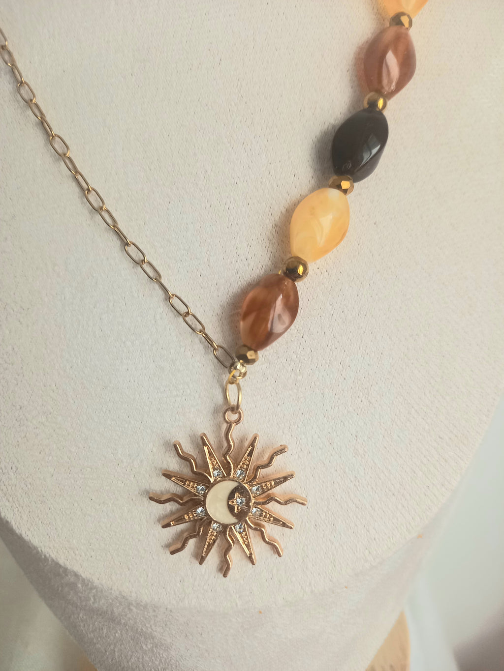 Collier acier inoxydable et tendance hanna