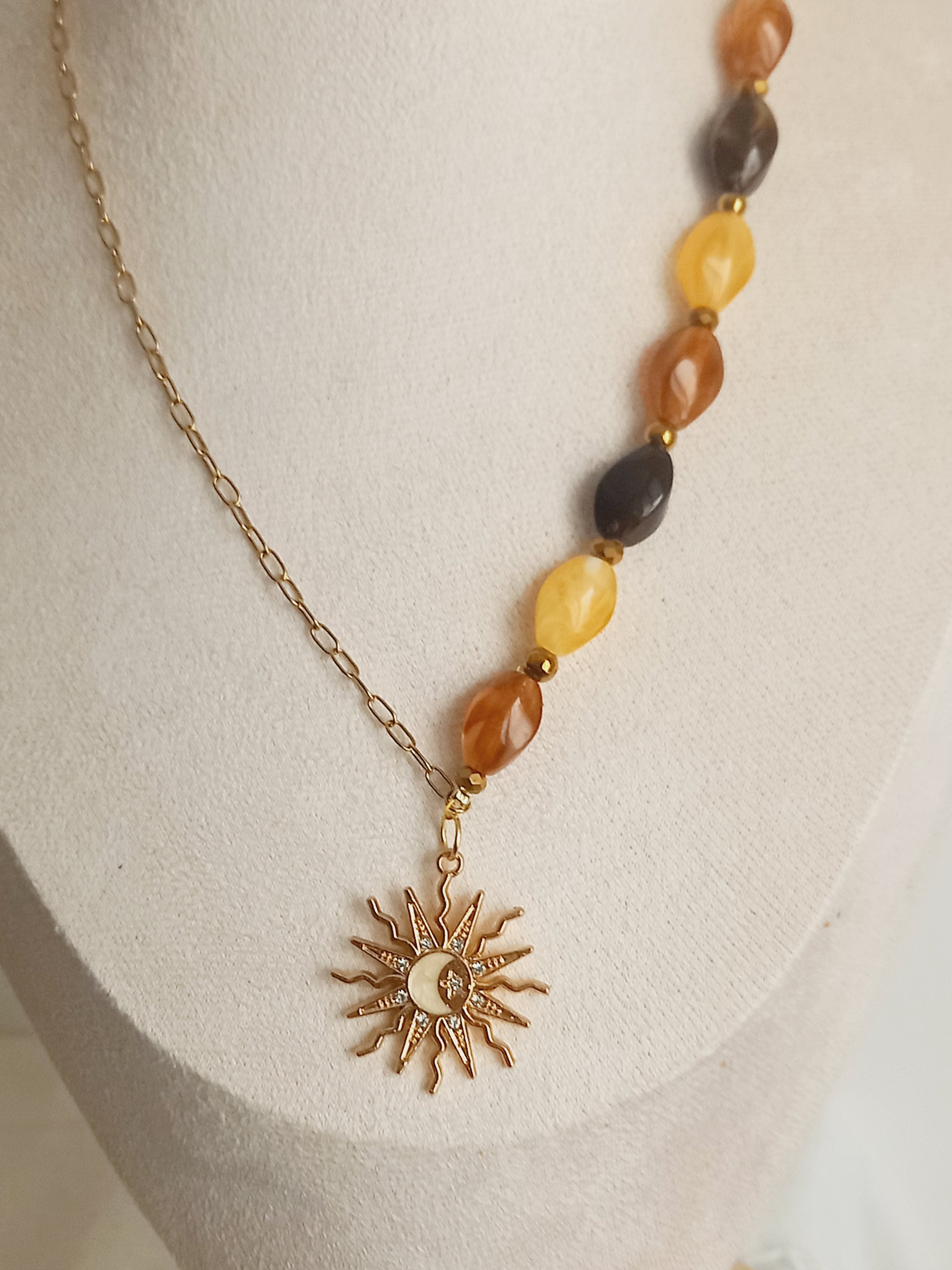 Collier acier inoxydable et tendance hanna