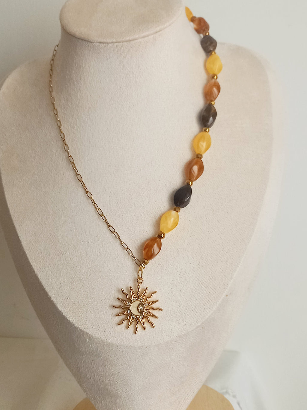 Collier acier inoxydable et tendance hanna