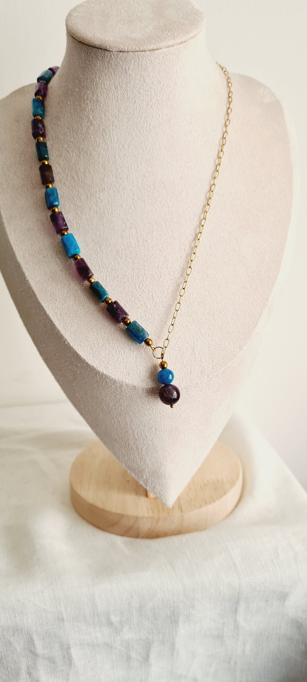 Collier lithotherapie améthyste apatite acier inoxydable lisa