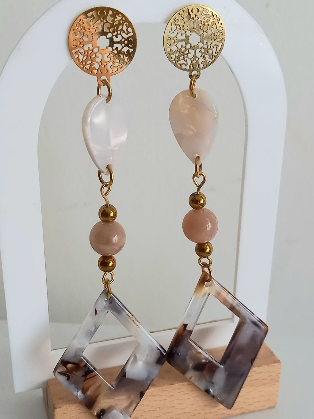 Boucles d oreilles beige