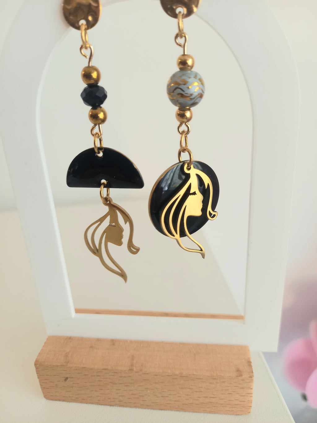 Boucles d'oreilles noir et doré - Breloques acier inoxydable émail