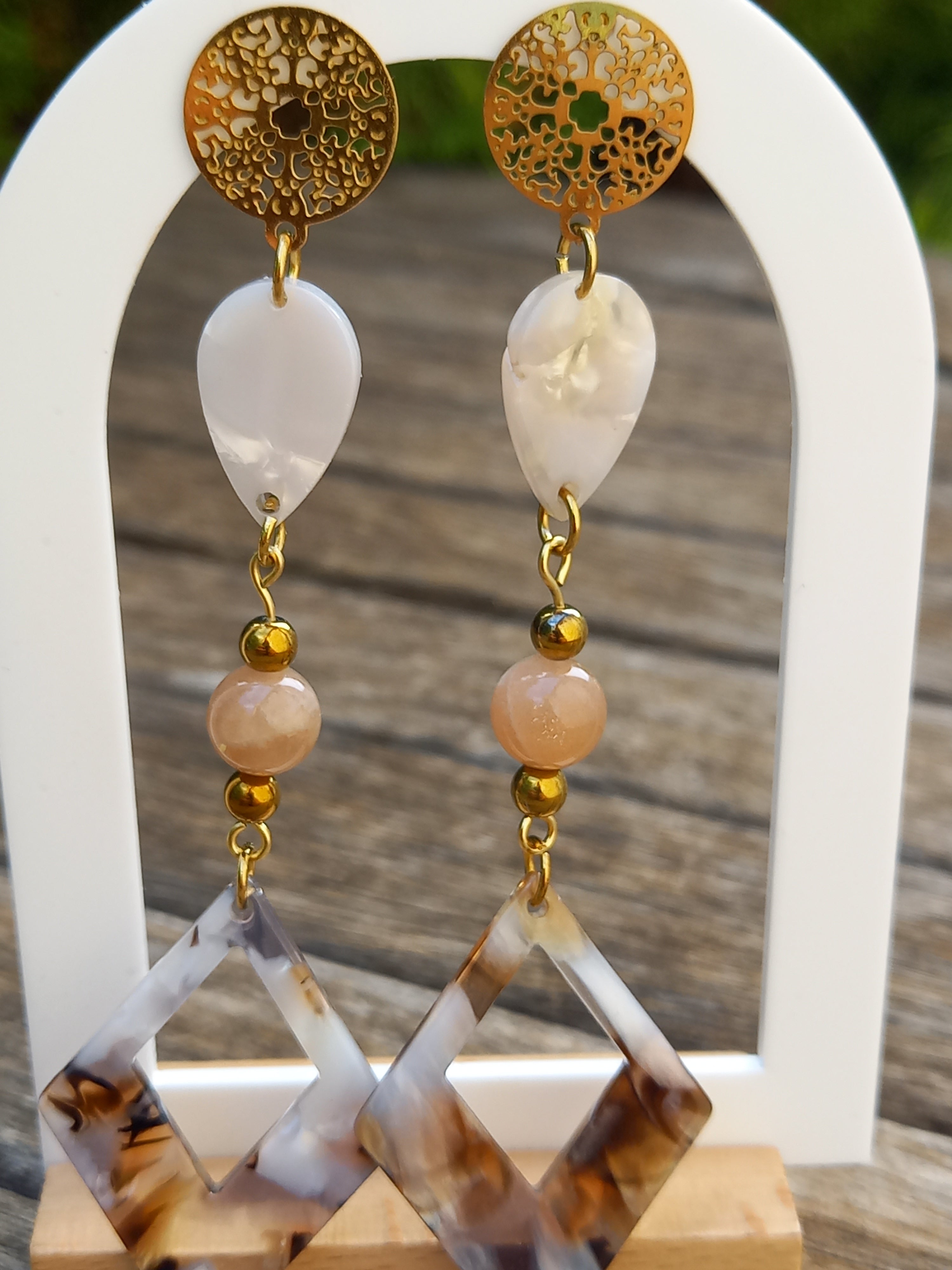 Boucles d oreilles beige