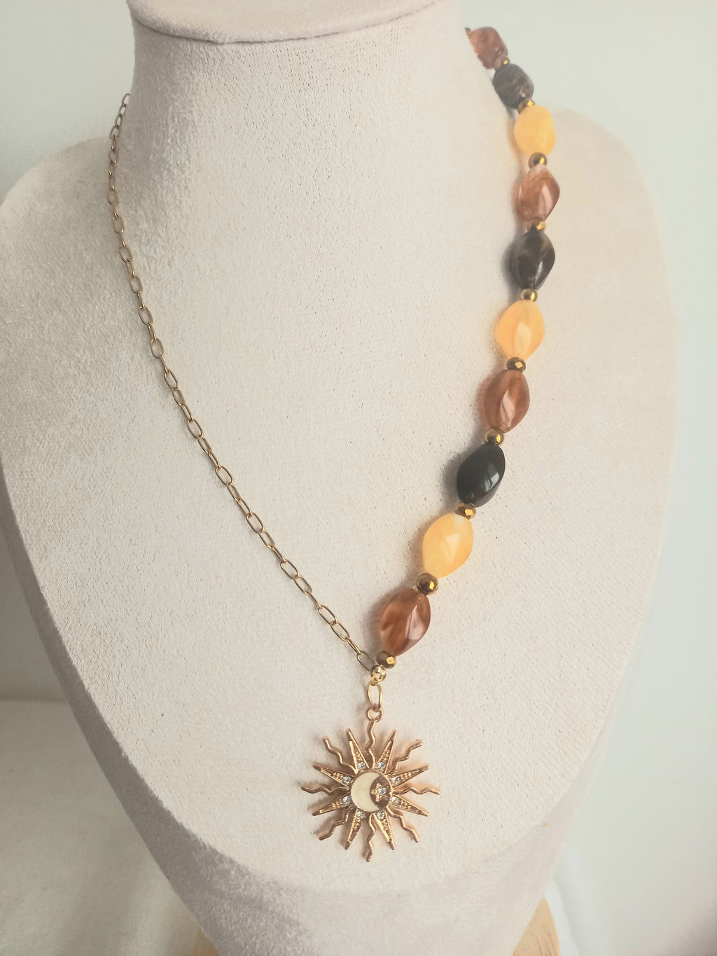 Collier acier inoxydable et tendance hanna