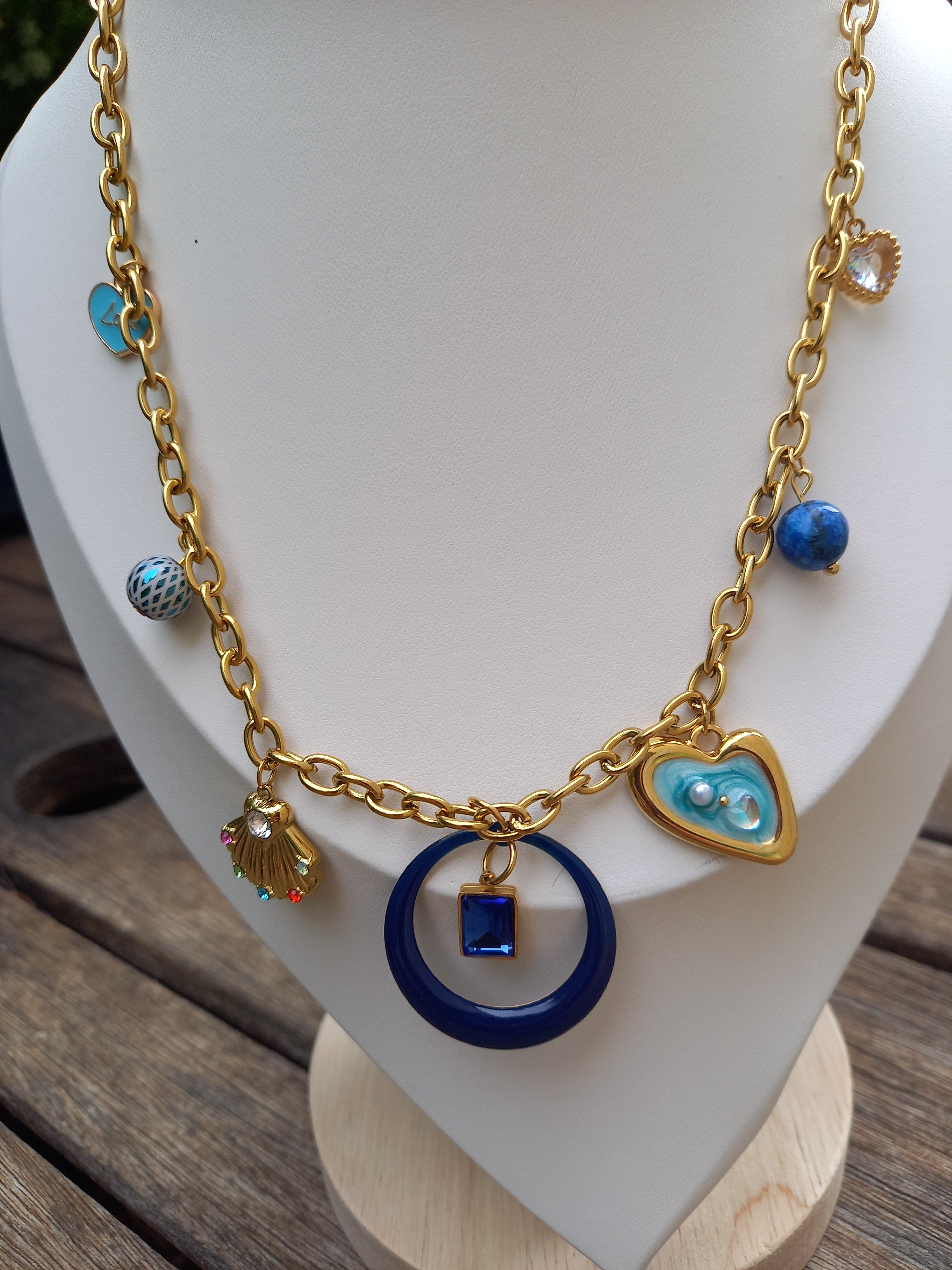 Collier tendance  bleu