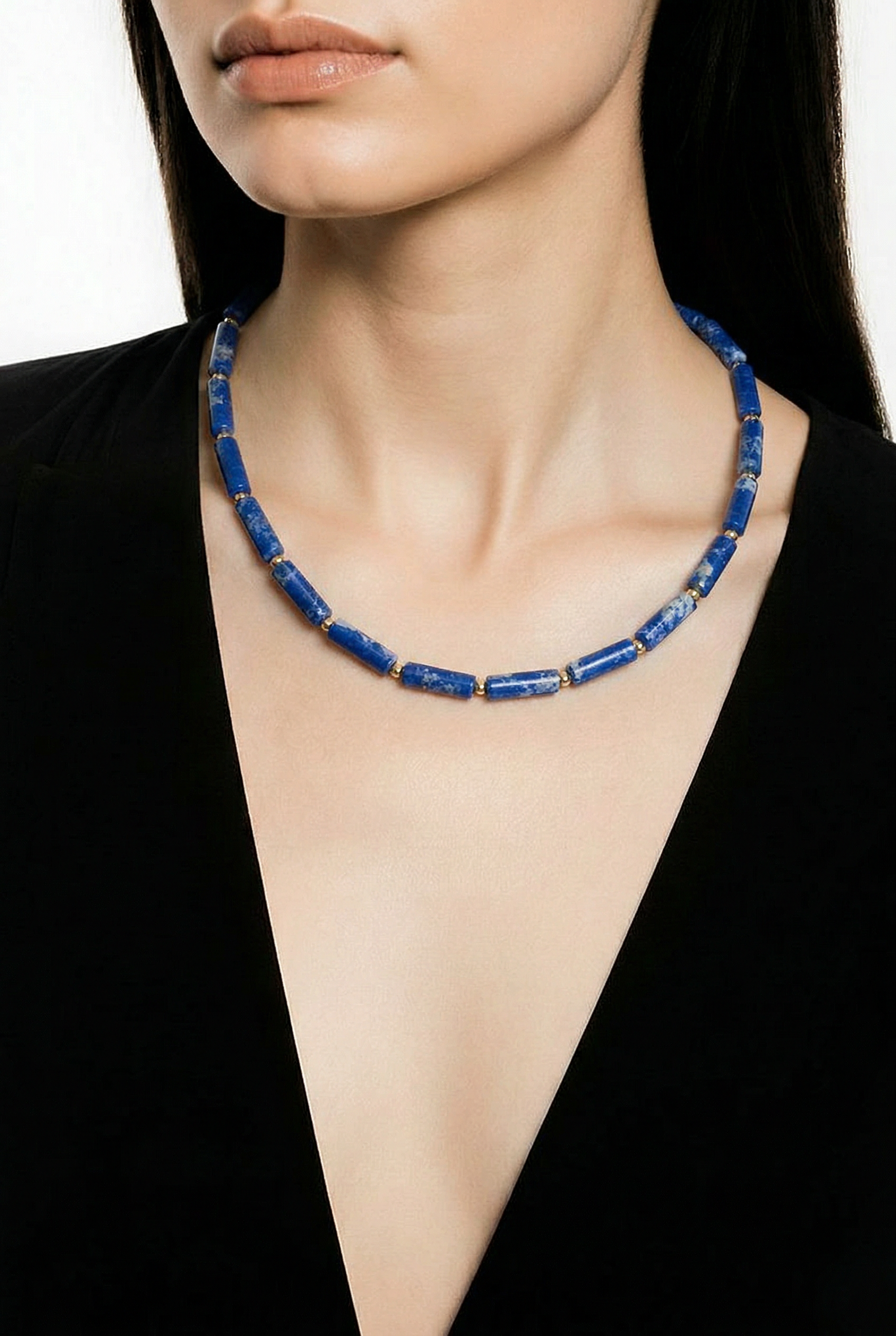 Collier lapis lazuli porté bijoux bohème élégant femme lithothérapie France