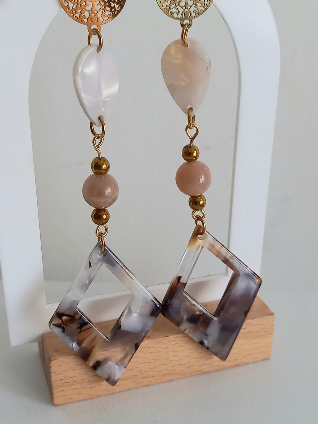Boucles d oreilles beige